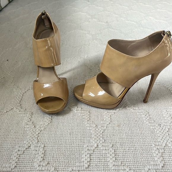 Jimmy Choo Nude Patent Leather “Private” Heel - Picture 1 of 8